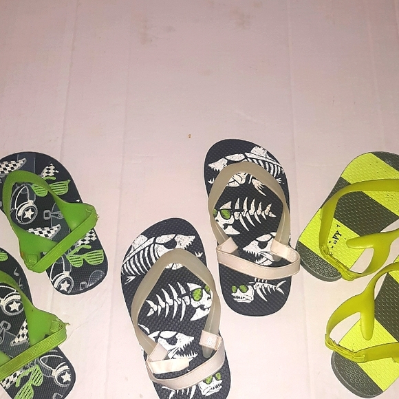 EUC Bundle Toddler Boys Flip Flop Sandals 3 Sets - Picture 3 of 14